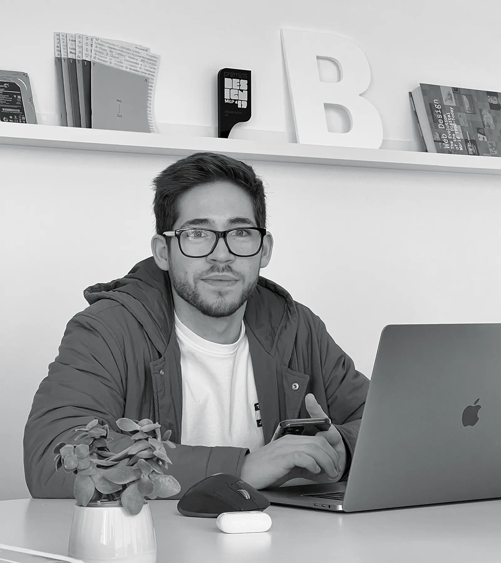 Alexandre at Büro's office